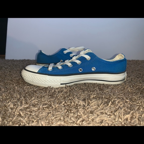 Women’s Converse Sneakers - Picture 4 of 9